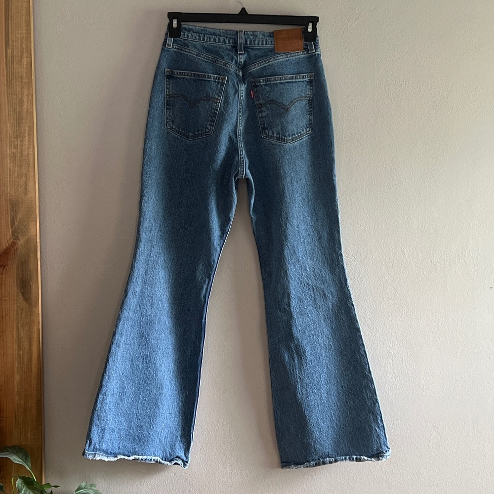 Levi’s 70s flare jeans size 28W 32L - Picture 2 of 3